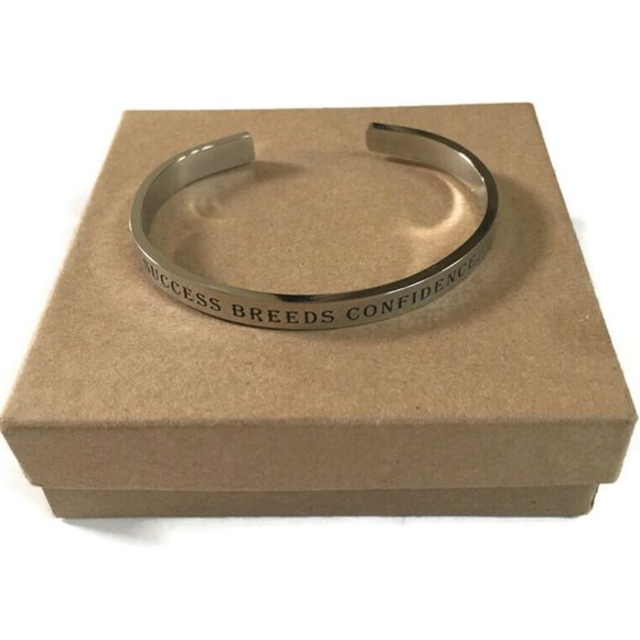 Success Breeds Confidence Beryl Markham bracelet - Picture 3 of 9